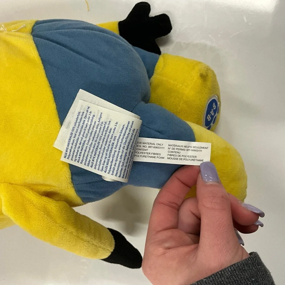 “Customizable 15-Inch Build-A-Bear 🐻: Dress Up with Removable Overalls! 👖”